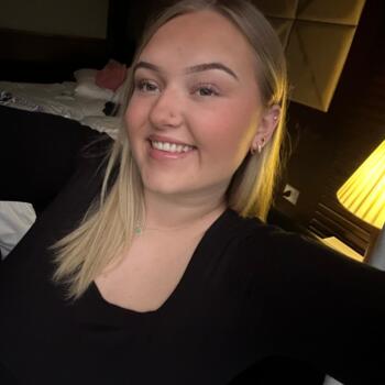 Babysitter in Central Coast: Olivia