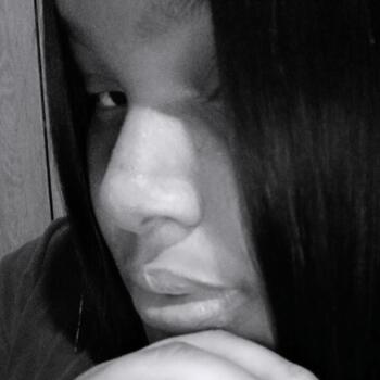 Babá em Piraju: Isah