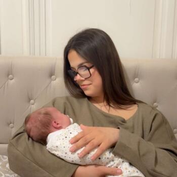 Babysitter in Fleurieu-sur-Saône: Alisa