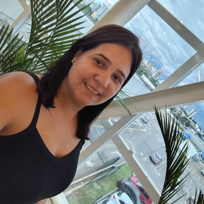 Babá em Itumbiara: Juliana