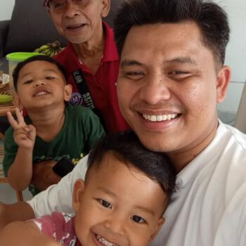 Pekerjaan nanny di Kota Depok: lowongan pekerjaan babysitter Buana