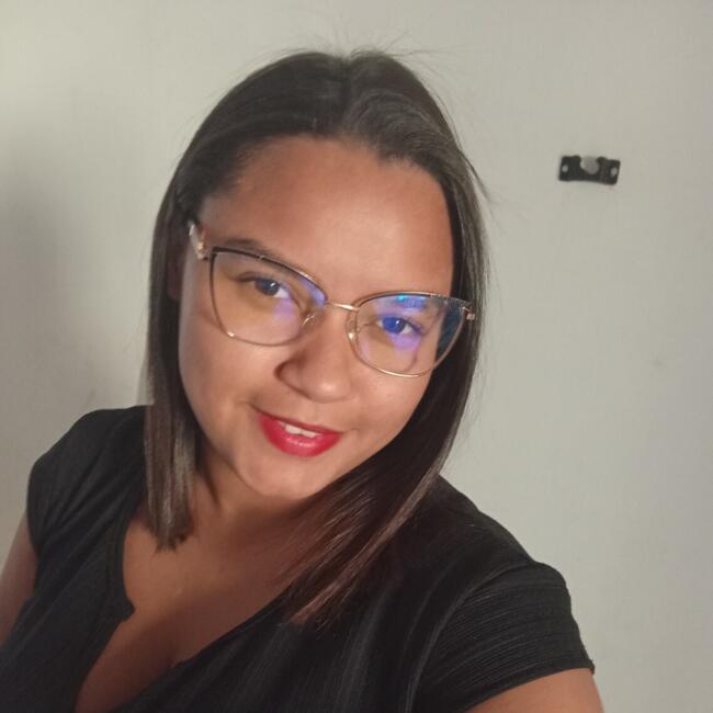Babá em Águas Lindas de Goiás: Tais