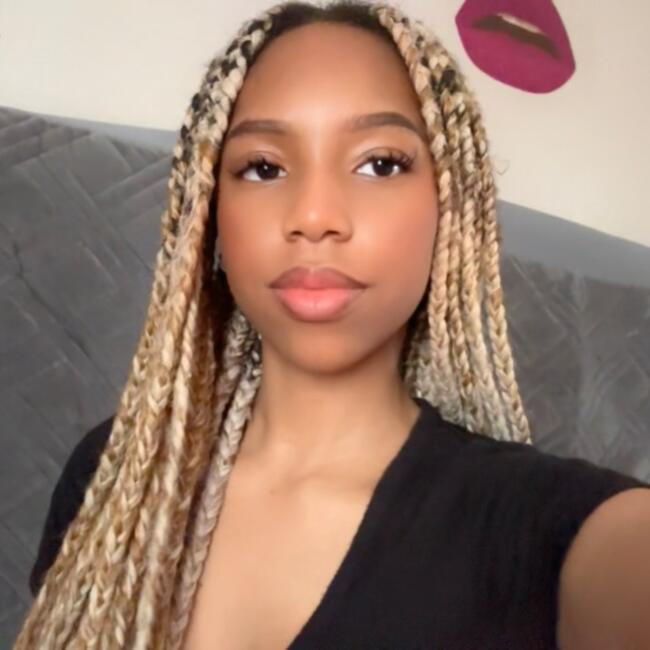 Babysitter in Saint-Georges-lès-Baillargeaux: Nathalia