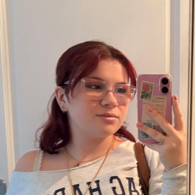 Babysitter in Rueil-Malmaison: Mina