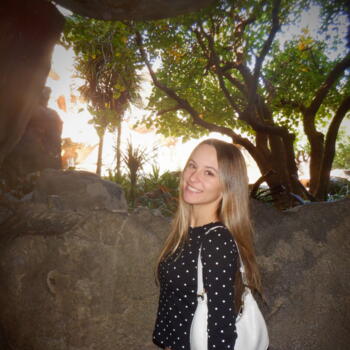 Babysitter in Palm Desert: Lillianna