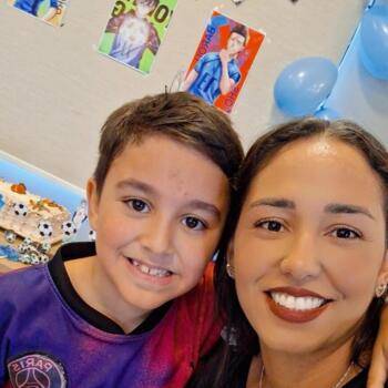 Babysitting job in Bertioga: babysitting job Leticia