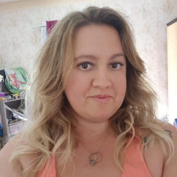 Babysitter in Anglet: Marie Line