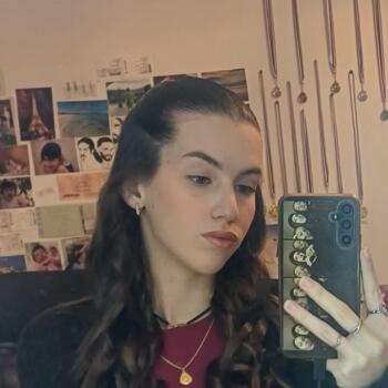 Babysitter in Saint-Chamond: Lea