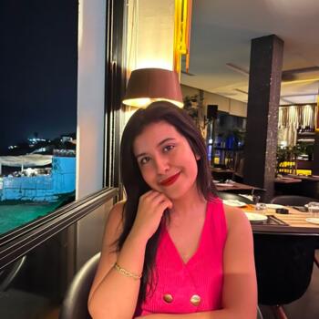 Babysitter in Tunis: Ikram