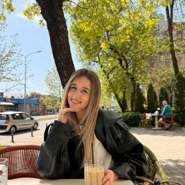 Bebisiterka u Kraljevo: Andjela