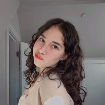 Baby-sitter in Surrey: Denisse