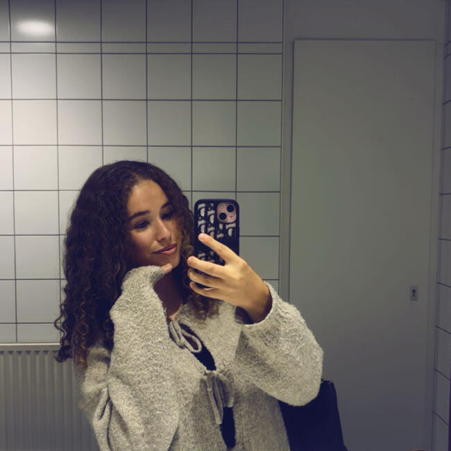 Babysitter in Saint-Louis: Lilou