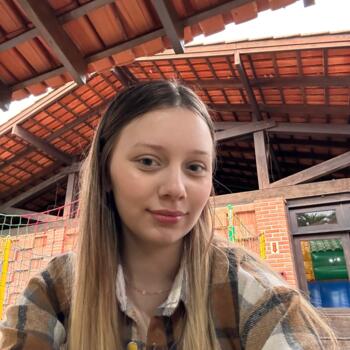 Babysitter in Jaraguá do Sul: Nayara