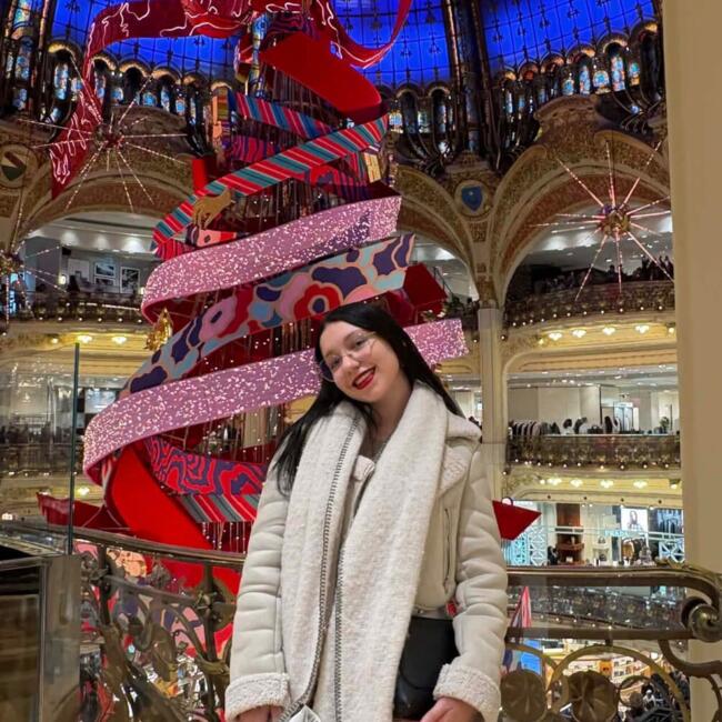Babysitter in Sèvres: Emna