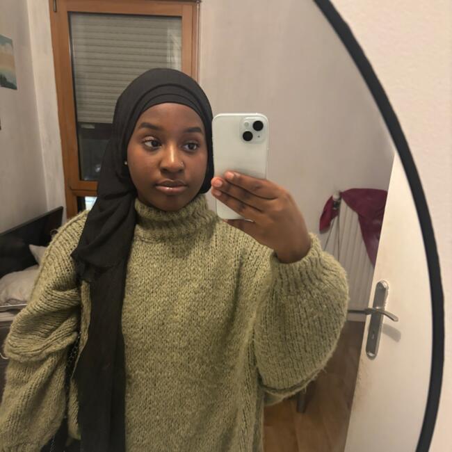 Babysitter in Vitry-sur-Seine: Mouna