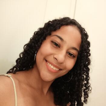 Babysitter Maceió: Emanuelly