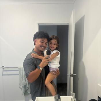 Babysitting job in Brisbane: babysitting job Von Lui