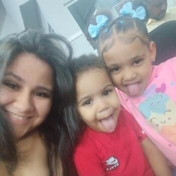 Emprego de babá em São João de Meriti: emprego de babá Mariangela