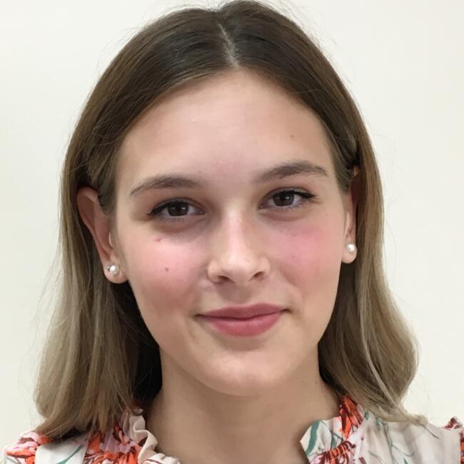 Varuška v Novo mesto: Lara