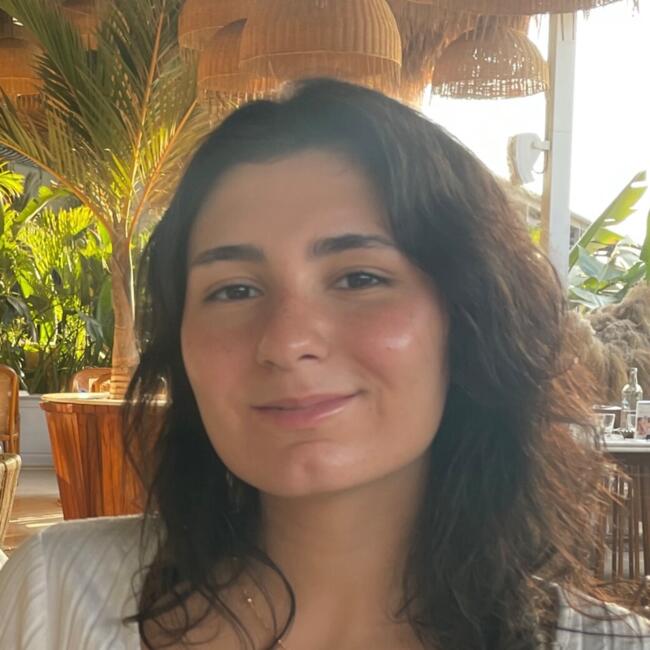 Canguro en Hospitalet de Llobregat: Noura