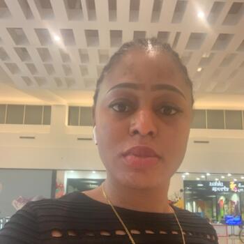 جليسة أطفال في أبوظبي: Etta