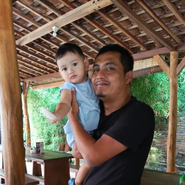 Babysitting job in Garut (Kabupaten Garut): Moch