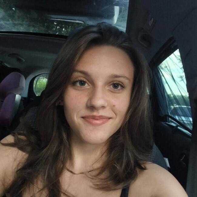 Babysitter in Vence: Olivia