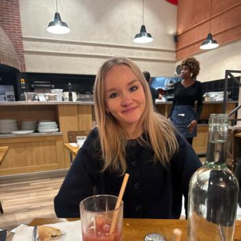 Babysitter in Tauxigny: Emma