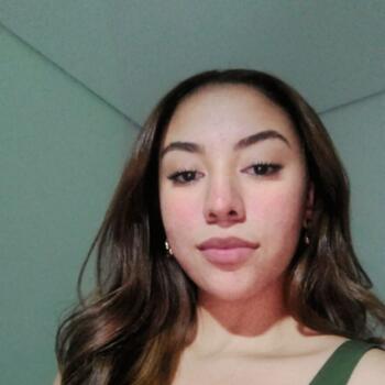 Babysitter in Ribeirão Preto: Leticia