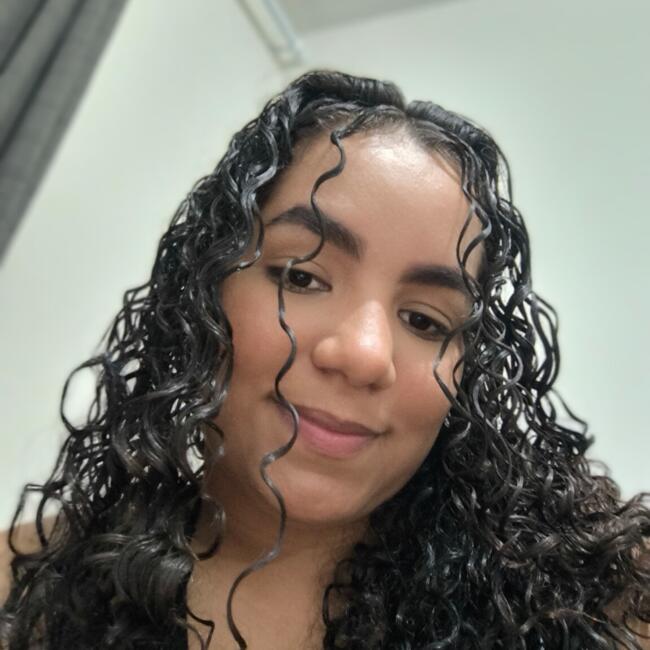 Babysitter in Valparaíso de Goiás: Amanda