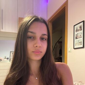 Babysitter in Argyroúpoli: Artemis