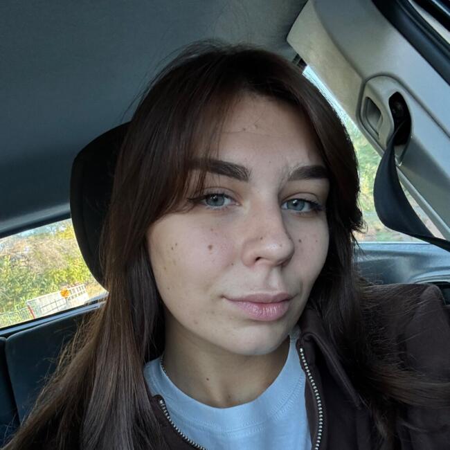 Babysitter στην περιοχή Lemesós: Yelyzaveta