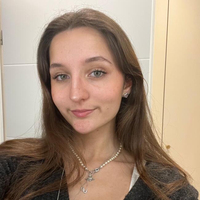 Babysitter em Estrasburgo: Sherine