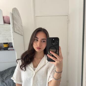 Babysitter in Martignat: Sesilya