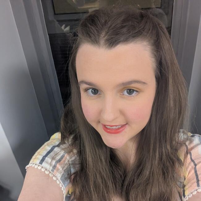 Babysitter in Northampton: Amy