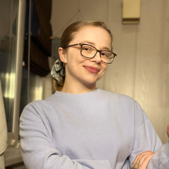 Babysitter Calgary: Annie