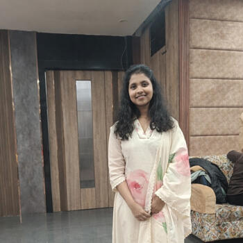 Babysitter in Gif-sur-Yvette: Devleena