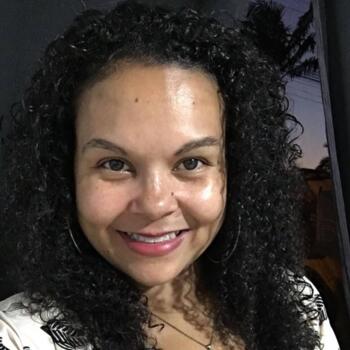 Babysitter in Joinville: Adriana Peralta