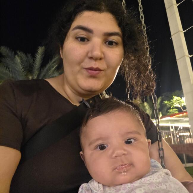 وظيفة جليسة أطفال في Jazīrat Abū Z̧aby: Shadi