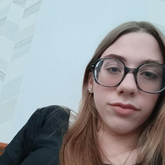 Babysitter in Fougères: Alexia