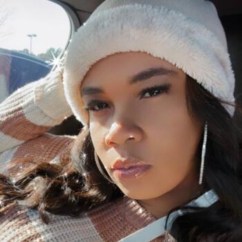 Babysitter in Dacula: Chatarra