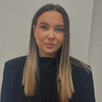 Babysitter in Cinq-Mars-la-Pile: Lucie