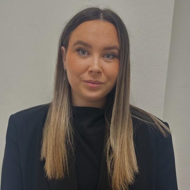 Babysitter in Cinq-Mars-la-Pile: Lucie