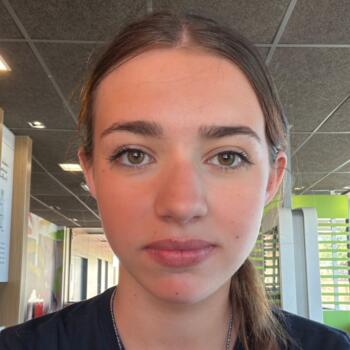 Babysitter in Villiers-Saint-Georges: Ambre
