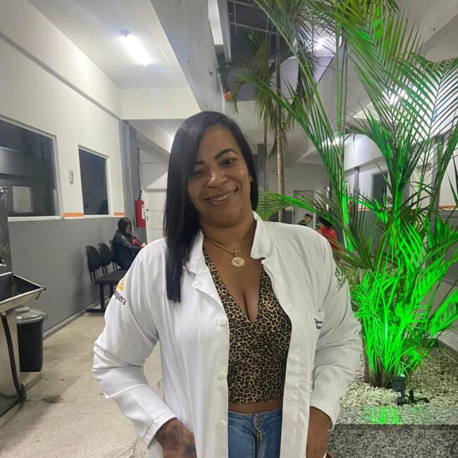 Babá em Mesquita: Juliana