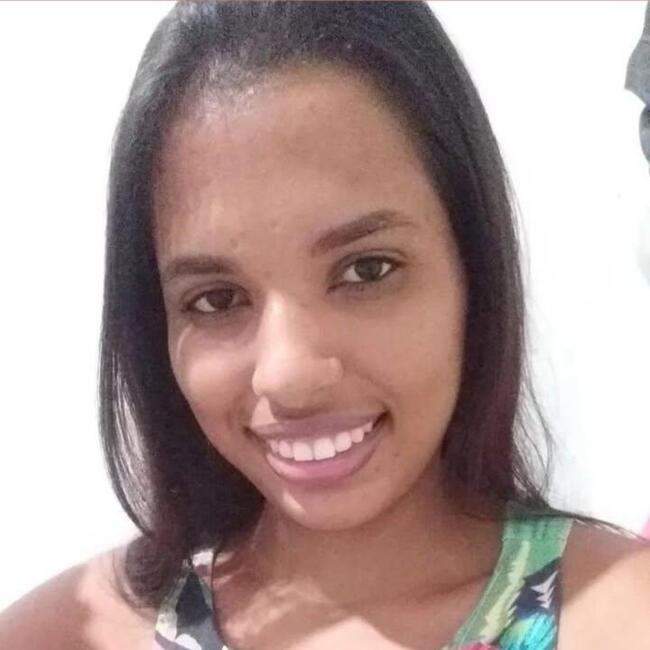 Babysitter in Janaúba: Layane