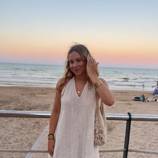 Babysitter in Santa Marta de Tormes: Marina