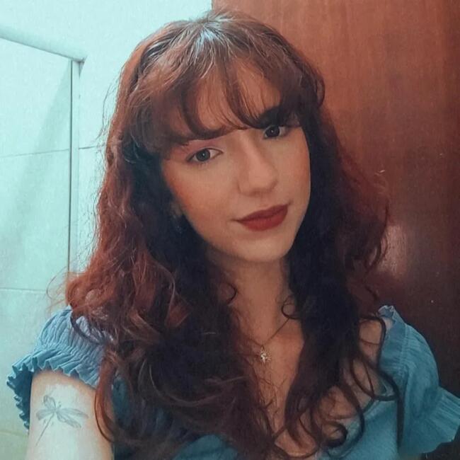 Babysitter in Aparecida de Goiânia: Bruna