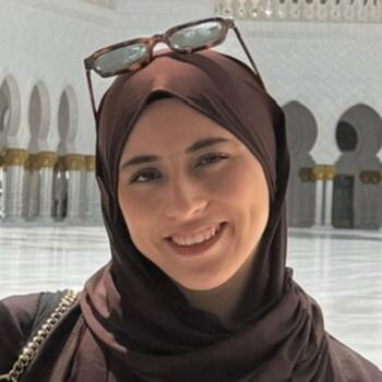 Babysitter in Châtelet: Hajar