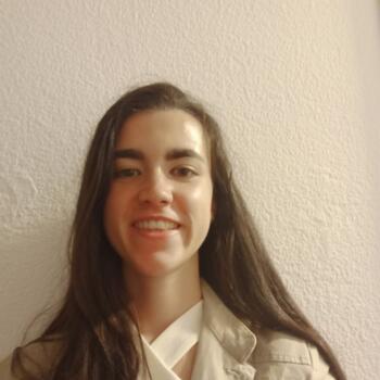 Babysitter in Girona: Júlia